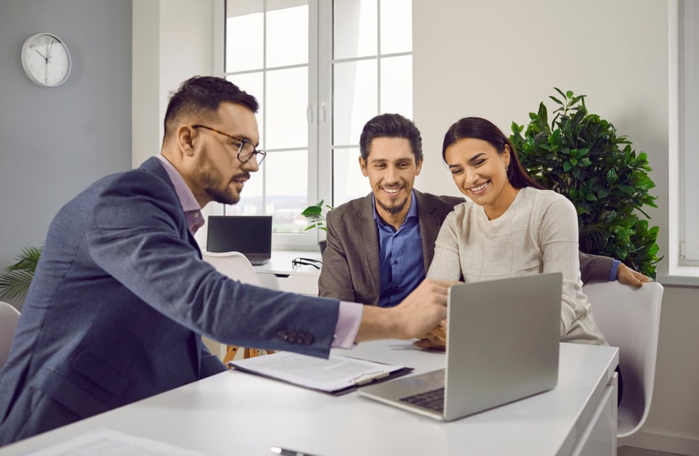 Insurance franchising support helps franchisees learn about the costs of starting an insurance franchise.